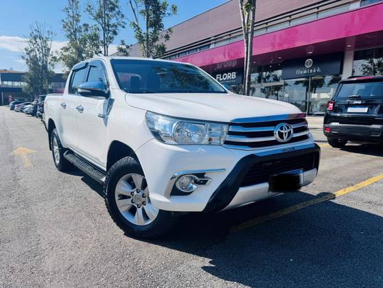 TOYOTA HILUX 2.8 SRV 4X4 CD 16V DIESEL 4P AUTOMÁTICO TOYOTA HILUX 2.8 SRV 4X4 CD 16V DIESEL 4P AUTOMÁTICO